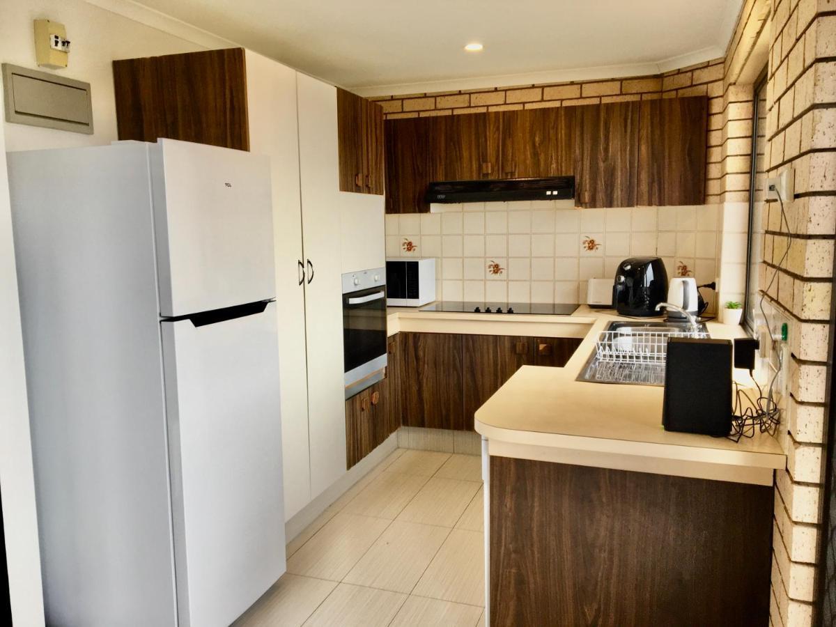 Seascapeatalexbeach Budget Accomodation Alexandra Headland Bagian luar foto